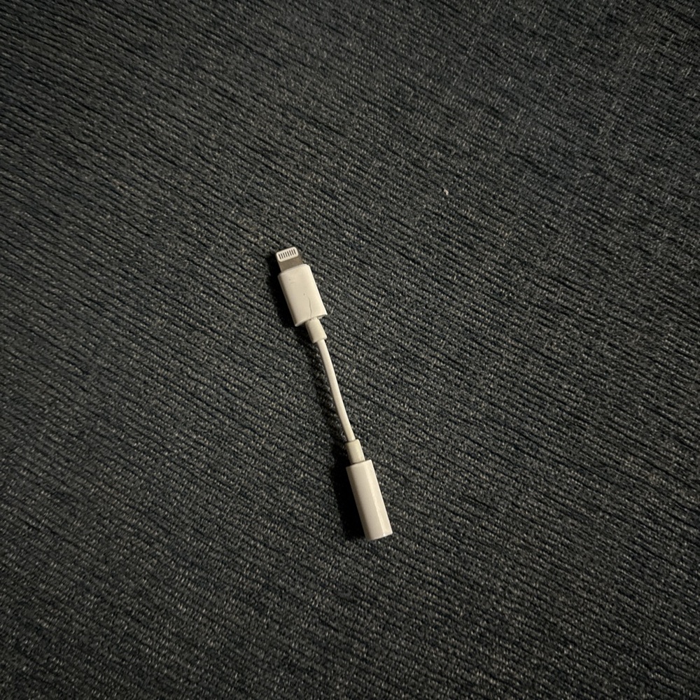 Apple White USB-Lightning Headphone Jack Adapter